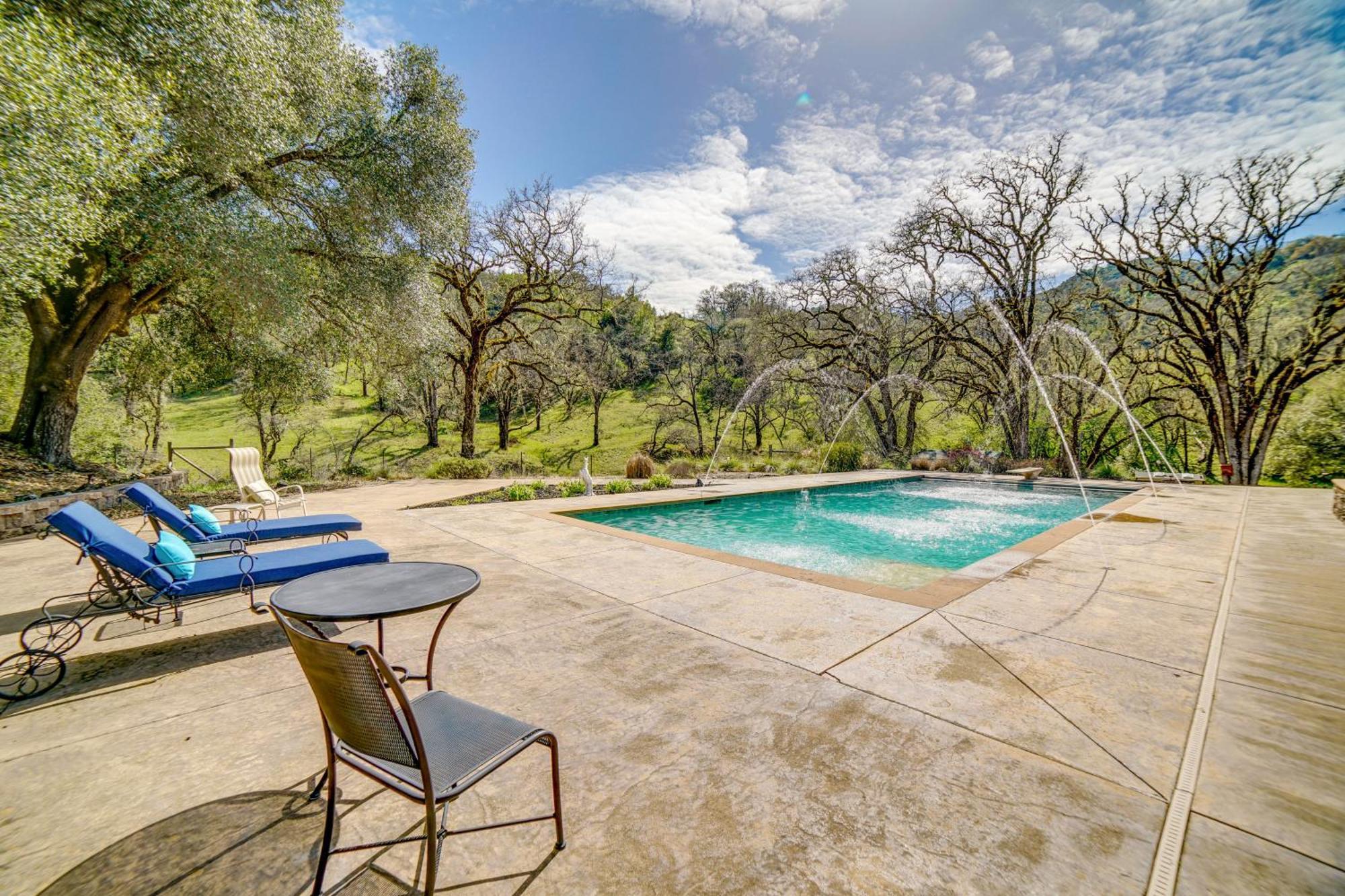 Stunning Hopland Vacation Rental With Pool And Hot Tub Eksteriør bilde