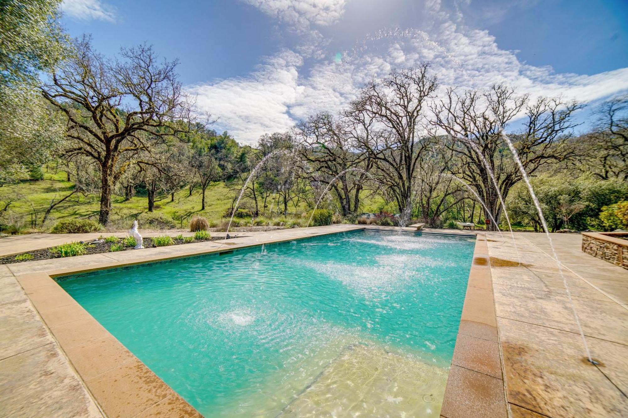 Stunning Hopland Vacation Rental With Pool And Hot Tub Eksteriør bilde