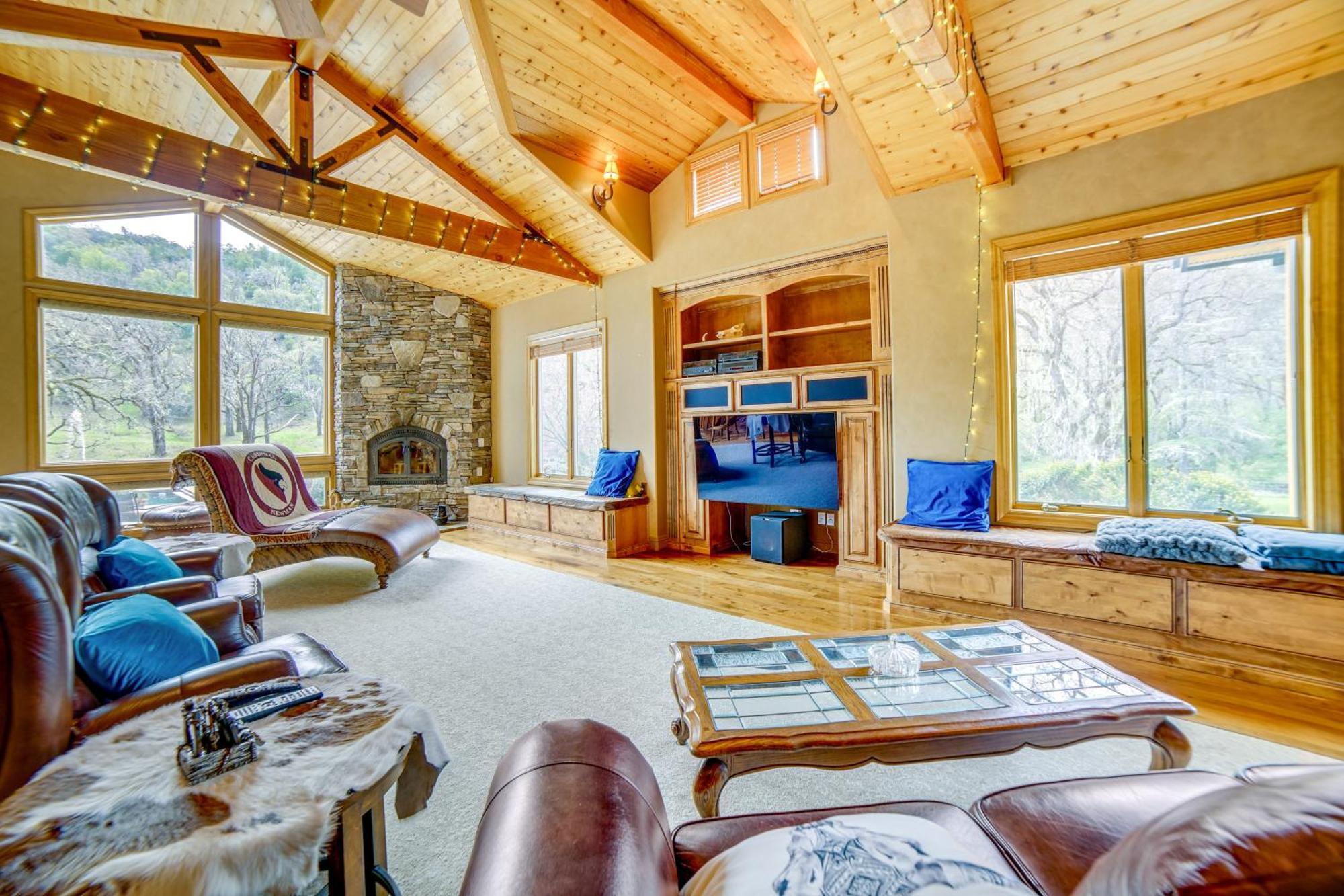 Stunning Hopland Vacation Rental With Pool And Hot Tub Eksteriør bilde
